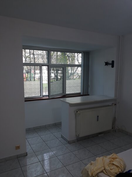 Drumul Taberei, vis-a-vis de Piata Moghioros, B-dul Brasov stradal,