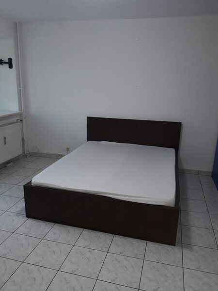 Drumul Taberei, vis-a-vis de Piata Moghioros, B-dul Brasov stradal,