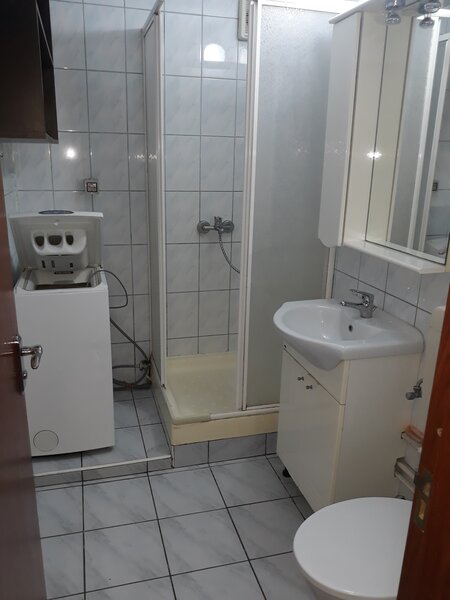 Drumul Taberei, vis-a-vis de Piata Moghioros, B-dul Brasov stradal,