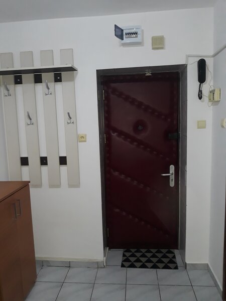 Drumul Taberei, vis-a-vis de Piata Moghioros, B-dul Brasov stradal,